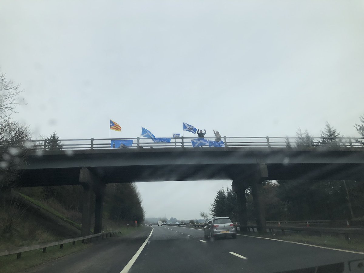 VZebrowska's tweet photo. On the way from Glasgow to Edinburgh #Scotland @TheEveningTimes @independence @DerekMackaySNP @NicolaSturgeon https://t.co/X8KRdHy77c