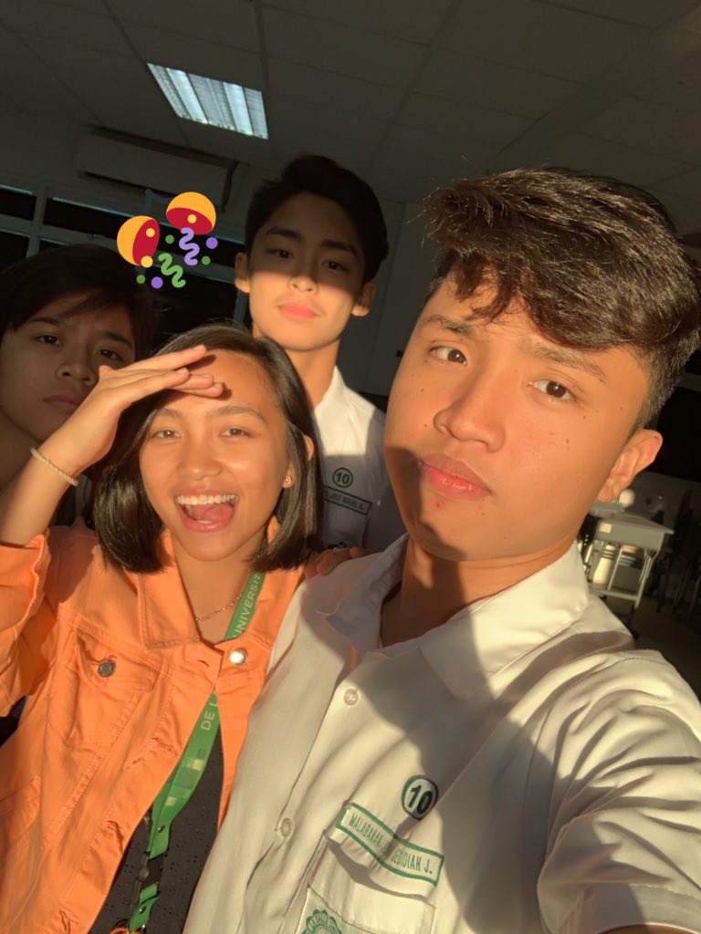 migotraspe's tweet photo. HAPPY 18TH JAAAX!! honestly, i never expected us to be not just bandmates, but also super close kwento-mates! sorry talaga di ako nakapunta sa bday celeb mo today but i hope u had a day full of love :) always remember that @oof_ph will always have your back. gluck sa college 🤪 https://t.co/CfAP54dDTg
