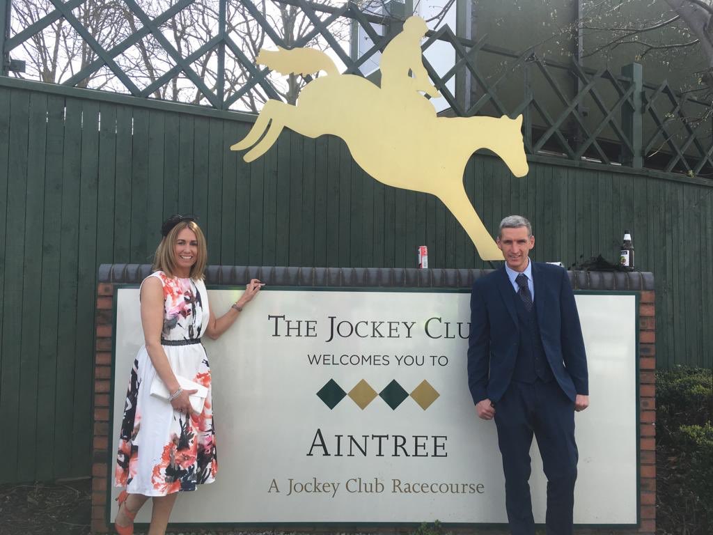 dukey47's tweet photo. #GrandNationalFestival 2019🐎🐎 https://t.co/kDSkj2JlJU