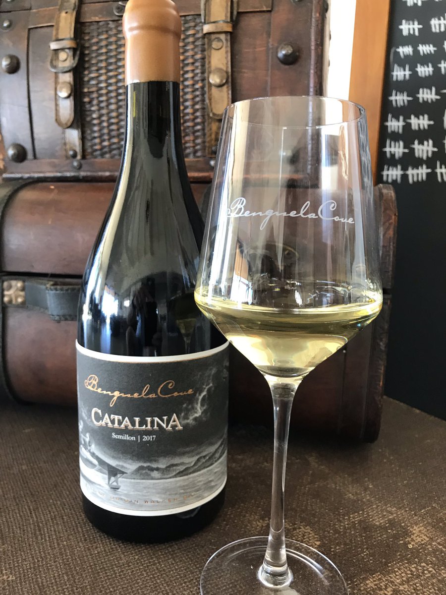 johannfourie's tweet photo. We’ve raised the curtian, here she is @BenguelaCove Catalina Semillon. Few more 3 bottle allocations available, have to be quick if you want some, close to 90% of it sold out the last 38hours😵@SamarieSmith @WaldeckMichelle https://t.co/2DfaV1Gaur