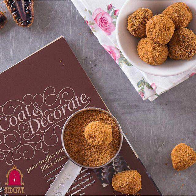 RedCaveKW's tweet photo. White chocolate with lotus one of our best flavors 🎁😋 https://t.co/7KhnjaV5bz https://t.co/febap6jIcl