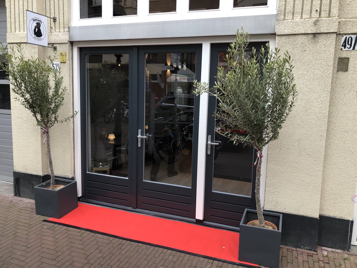 Heerlijk : vandaag geopend in de Reinkenstraat: @Zamcaffé_