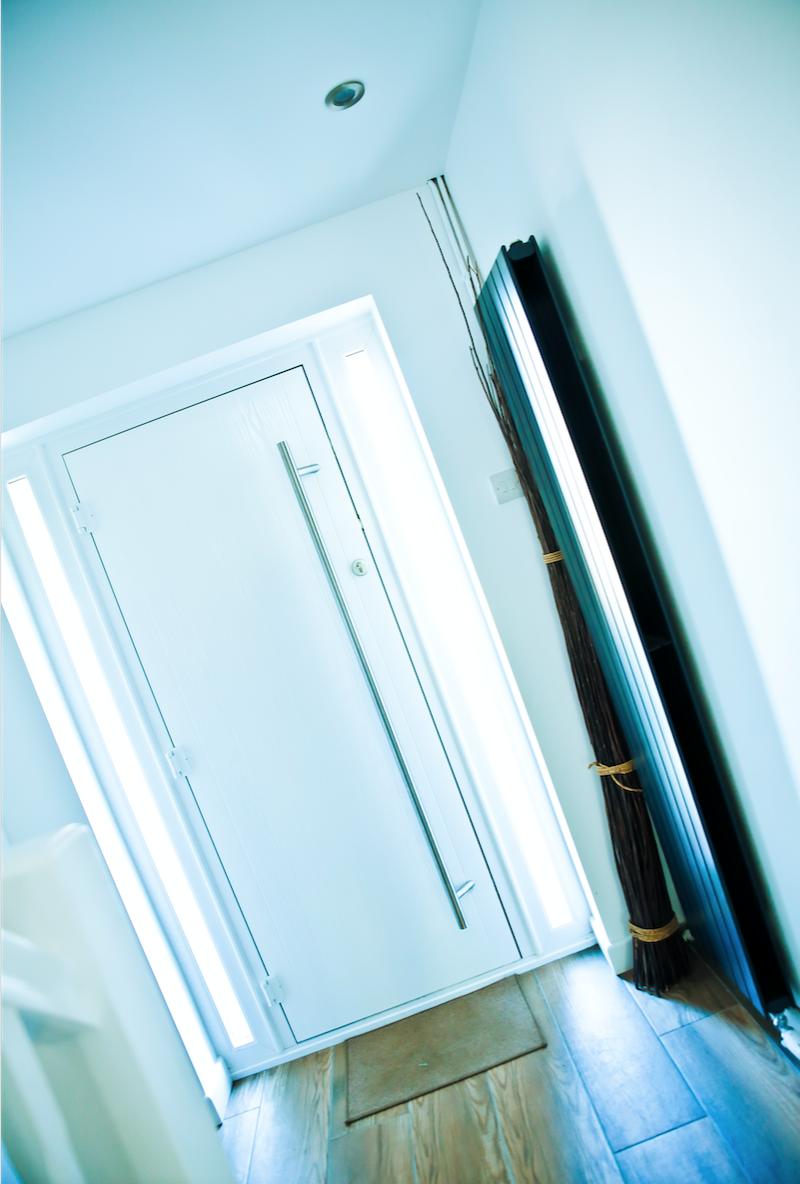 WiffinWindows's tweet photo. If you're replacing your front door, you need it to be special as this is the first thing people see when they visit your home. 
#windows #doubleglazing #commercialglass #glasssupplier #compositedoors #upvcwindows #upvc  #aylesbury #buckinghamshire #wiffinwindows #homeowner #deco https://t.co/H43dCotCuN