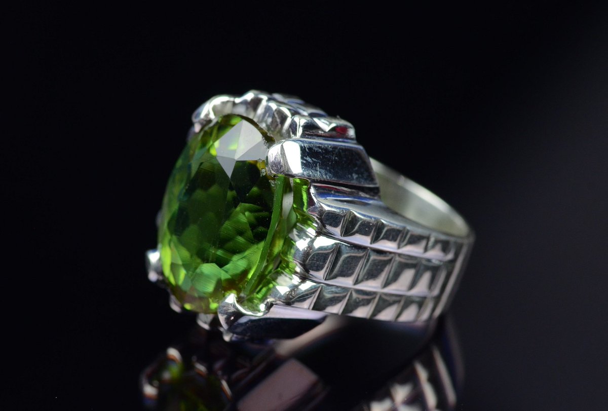 craft_native's tweet image. Mens Alexandrite Ring Alexandrite Sterling Silver 925 Handmade Ring.
The ring showcases an elegant design with unique Beautiful Alexandrite stone.
#Alexandrite #Gemstones #Colorchanges #Timeless #Handmade #ArtisanRing #SterlingSilver925 #GemRing #Unisex #Unheated #Untreated #Etsy