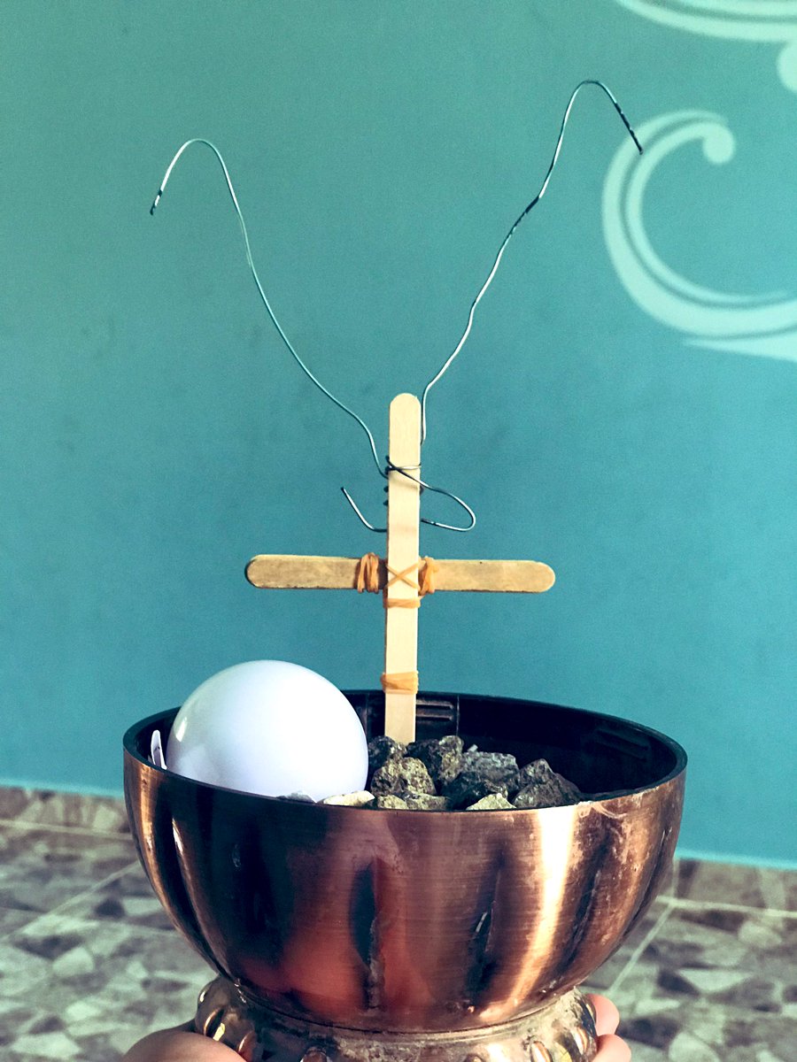 S3leh_003's tweet photo. @AlrwdahSchool مشروع الطالب #عمار البادي برج لتقوية شبكة الاتصالات.. 🗼😂 https://t.co/3C9JiWzXwd