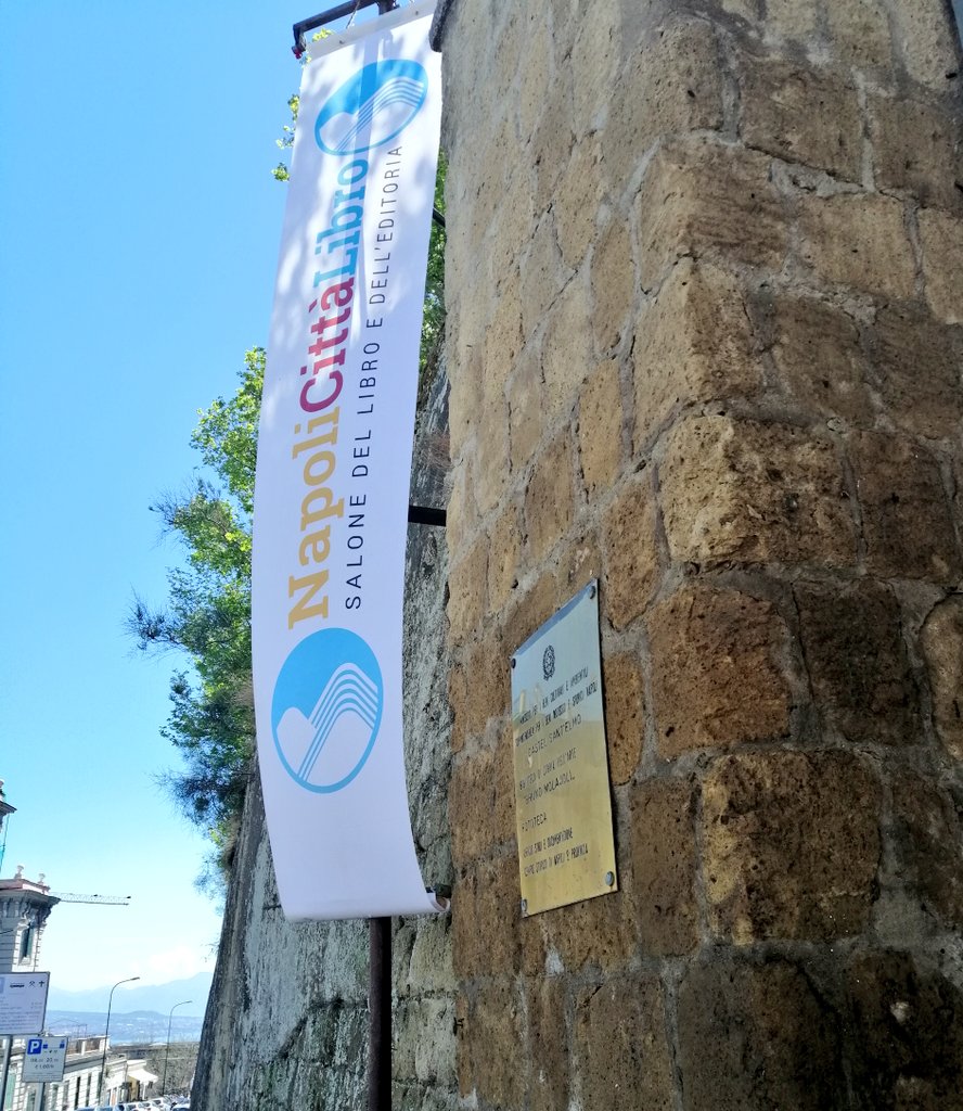 LaConsiglieria's tweet photo. .@NCL_info -

#6aprile qui #letturestupende... @laconsiglieria e i suoi racconto stand G30
#CastelSElmo #Vomero 

@anboemo @Barbaga3Gaetano @CasaLettori @GPiziarte @Napoliflash24 @cittameridiane @paoloigna1 @ScrivoArte @Antonio79B @RaiCultura @RaiLibri @viaggimperfetti @sul_luna https://t.co/S3pRc6lDwR