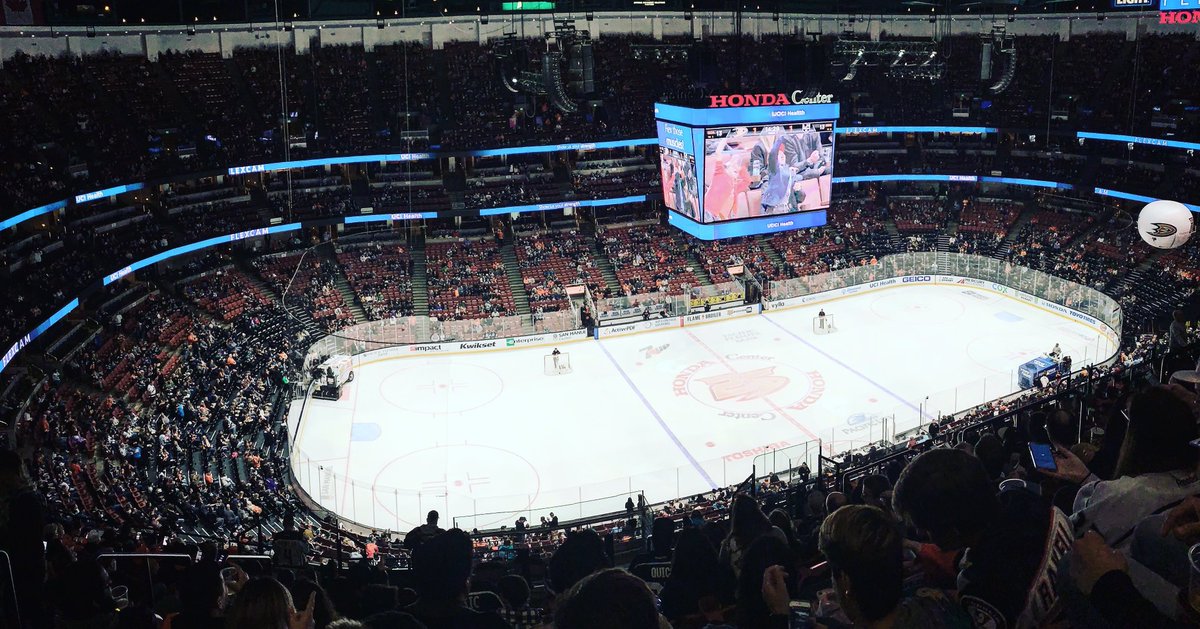 dopesuperhero's tweet photo. S/o to the @HelpfulHonda people for giving us a Friday Night. #KingsAtDuck #FreewayFaceOff #BattleForLastPlace https://t.co/nVNUm6vX5Q