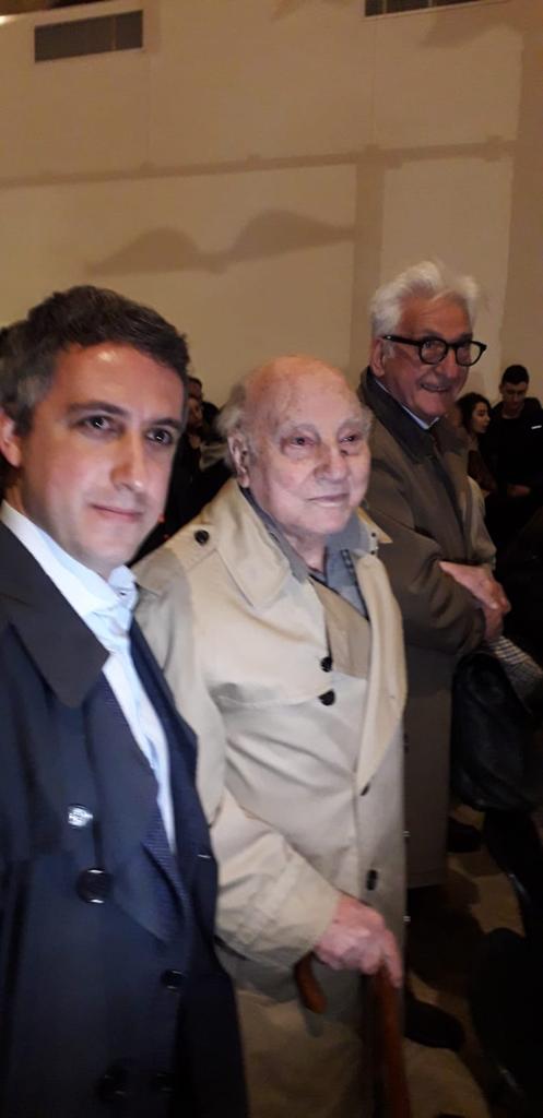 luigi80carbone's tweet photo. Terzo giorno del Salone del libro di #Napoli. Alle 12.55 in @PetrarcaTgr le diverse declinazioni della cultura come approdo con Raffaele #LaCapria #Sabrynex @casasurace @Ouangojudicael #ncl2019 #nclancoraggi #ncl2 #nclapprodi @simorho @TgrRai https://t.co/1tMqZeZMyI