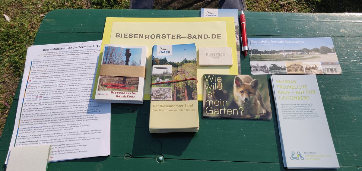 Biesenhorster's tweet photo. Ein kleiner Infostand für euch zum #BiesenhorsterSand heute auf dem Nachbarschaftsfest (der Jubiläumsfeier) vom #BYSTRO in #Karlshorst https://t.co/jSTxdkNeEv