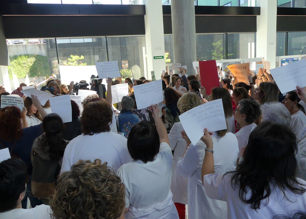 prazapublica's tweet photo. O vindeiro 12 de maio celébrase o concurso oposición de enfermaría do Sergas, ao que concorrerán máis de 8.000 persoas. Persoal advirte de que Sanidade denega libranzas nese domingo e mesmo ofrece xornadas voluntarias con retribucións extraordinarias https://t.co/VQefzqElgv https://t.co/gN8BXjgzU0