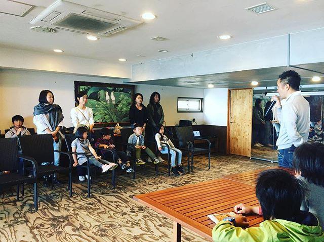 chottoyacht's tweet photo. ちょっとヨット活動
新しいお友達を歓迎する入会式が終わりました🎉
一年間元気よく活動しましょう‼️ #2019年4月6日 #ちょっとヨット #江ノ島 #enoshima #yacht #海 #ヨット #マリンスポーツ #openbic #magicmarine #習い事 #湘南 #ビーチクリーン https://t.co/2nSM6zKP86