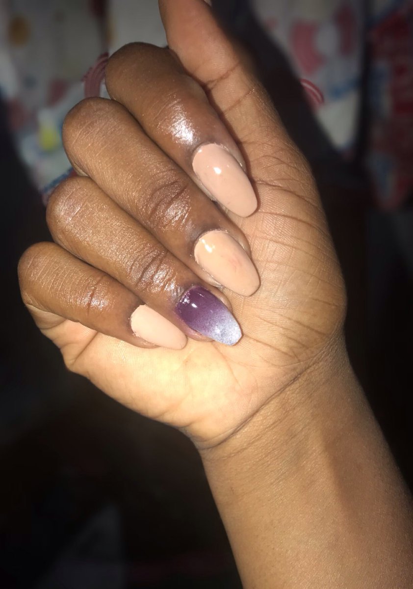 JoNails1's tweet photo. Pour 3000f Jo’nails vous offre capsule semi permanent 😗 https://t.co/XfGdJE4djZ
