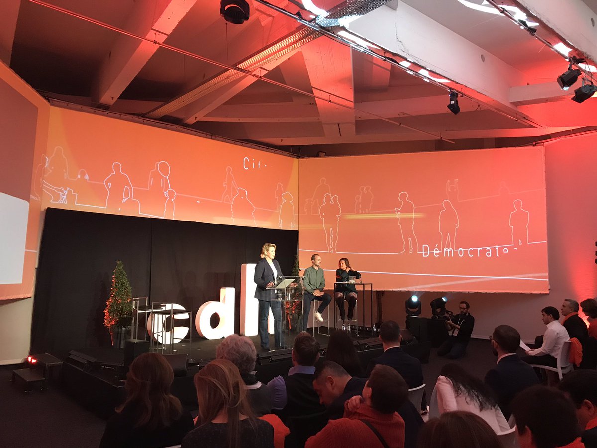 NicoPatelli's tweet photo. Notre cheffe de file @celinefremault lance notre Congrès programmatique. #EnAvant #CongrescdH https://t.co/M6NpRJJ6Gq