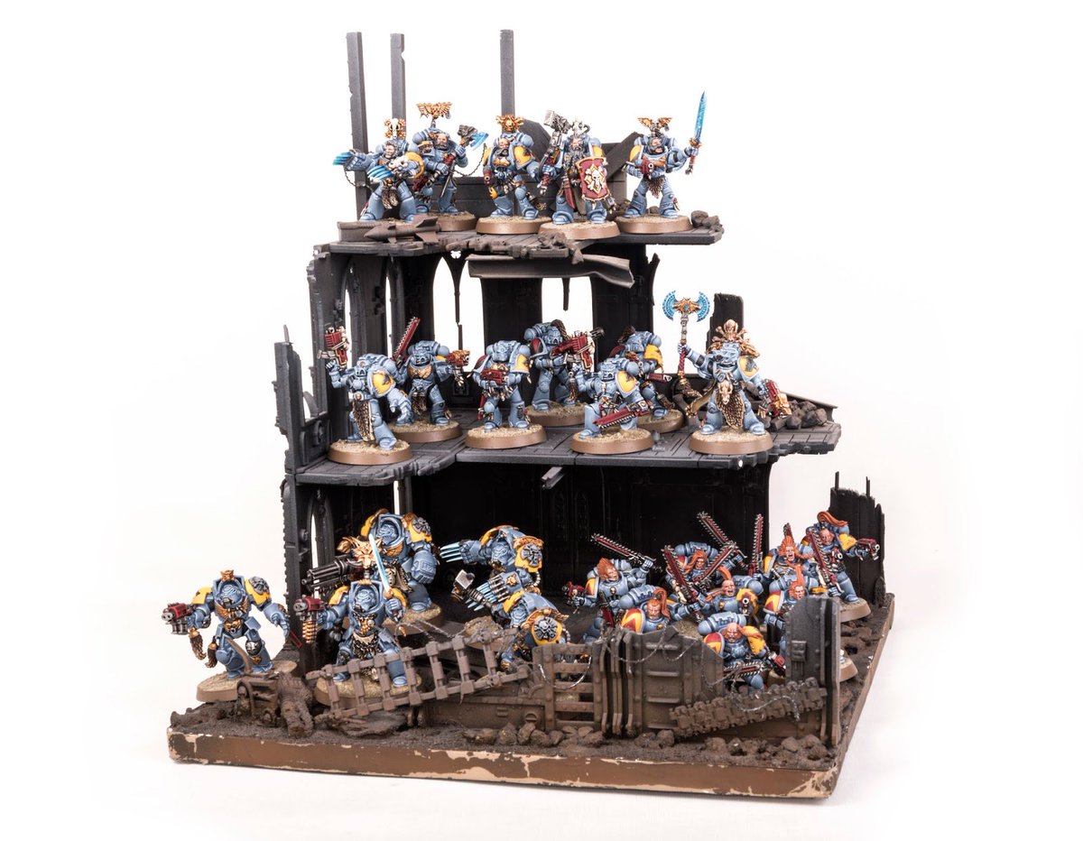 Garfytwit's tweet image. This was my #Spacemarine project that I was working on just before the #Primaris were launched. The new larger scale marines made me lose interest in this army and I ditched it. I love my new Dark Angel Primaris army but I do wish the Space Wolves would get some Primaris love.