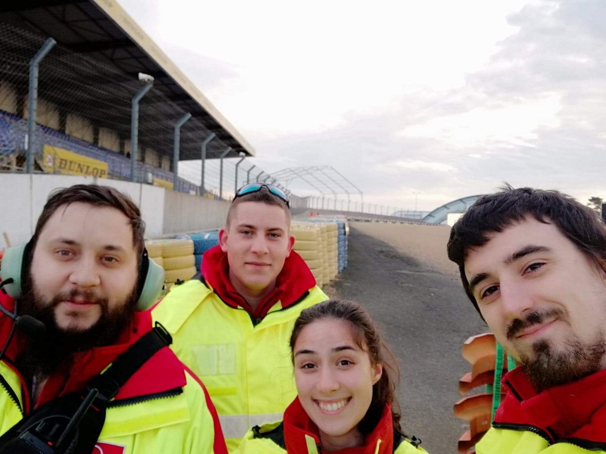 Une équipe se présente au Circuit Bugatti : Championnat de France de Superbike. Bon courage à nos équipiers et les participants !

#UNASS
#DPS
#VisMaVieDeSecouriste
#Superbike
#LeMans