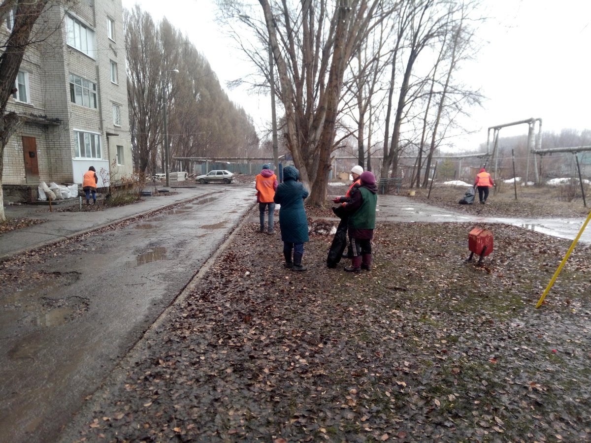 Voshod_1_2_4's tweet photo. @promadm @Chernyshkov_VA Сегодня проведен запланированный субботник по адресам ул. Ветлянская, 46, 48 с привлечением механизированной техники @pgrt_11 https://t.co/iYvlS1VMMb