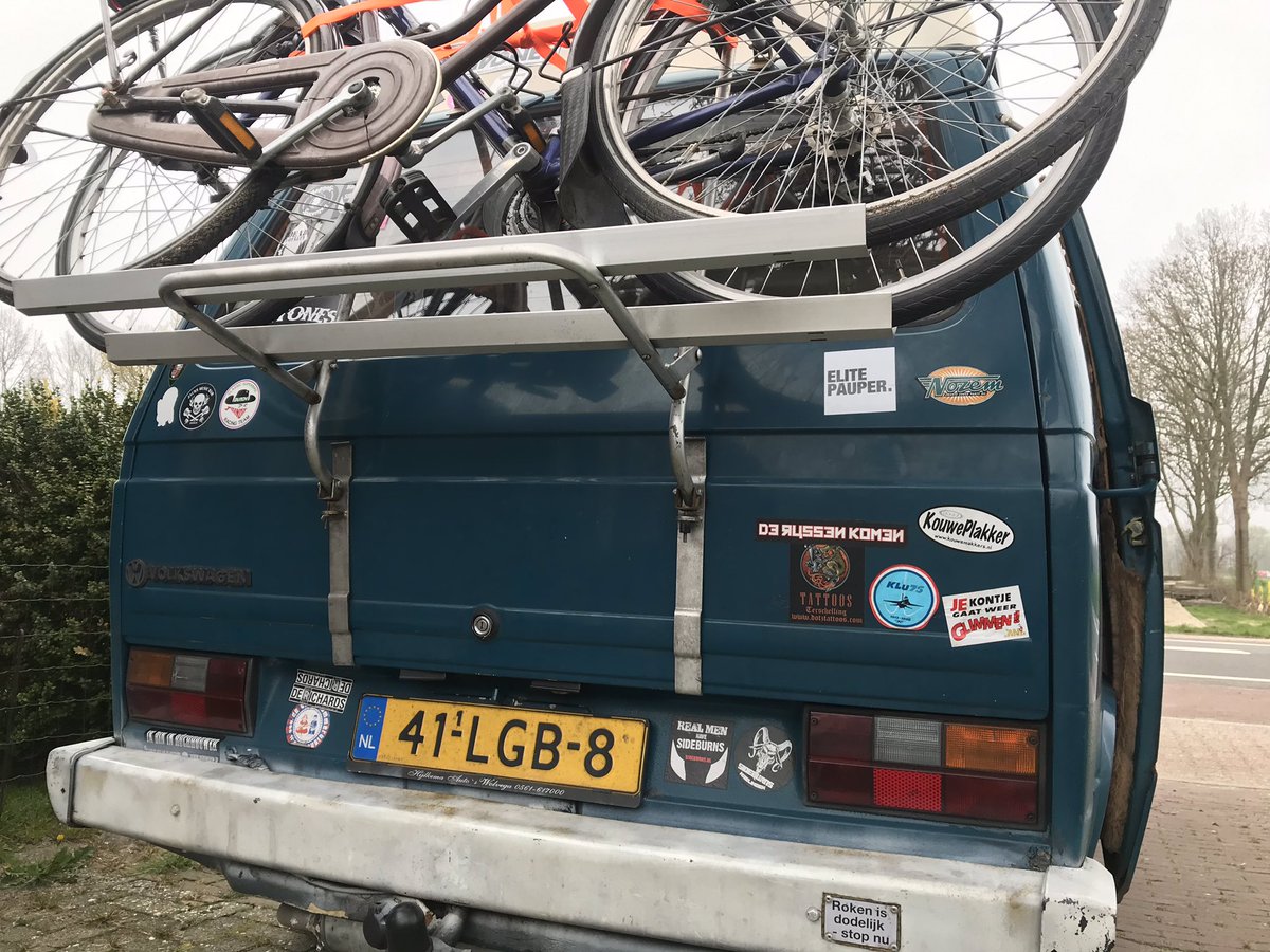 AndrevdHoogen's tweet photo. Op pad met @elitepauper onderweg naar de koers in Vlaanderen! #RVV2019 https://t.co/4O1zxH9Ww8
