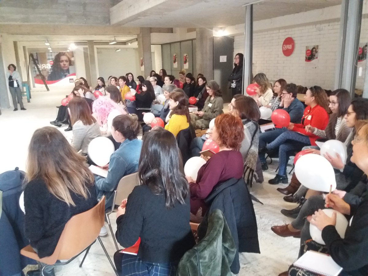 mrodriguezl1's tweet photo. Más 50 mujeres participan este fin de semana en #GIRAMujeresWeekend en @acoruna, un taller para fomentar el #Emprendimiento femenino. Colabora @ImpactHubVigo,  gracias a @CocaColaEP_es https://t.co/L02xvhDURH