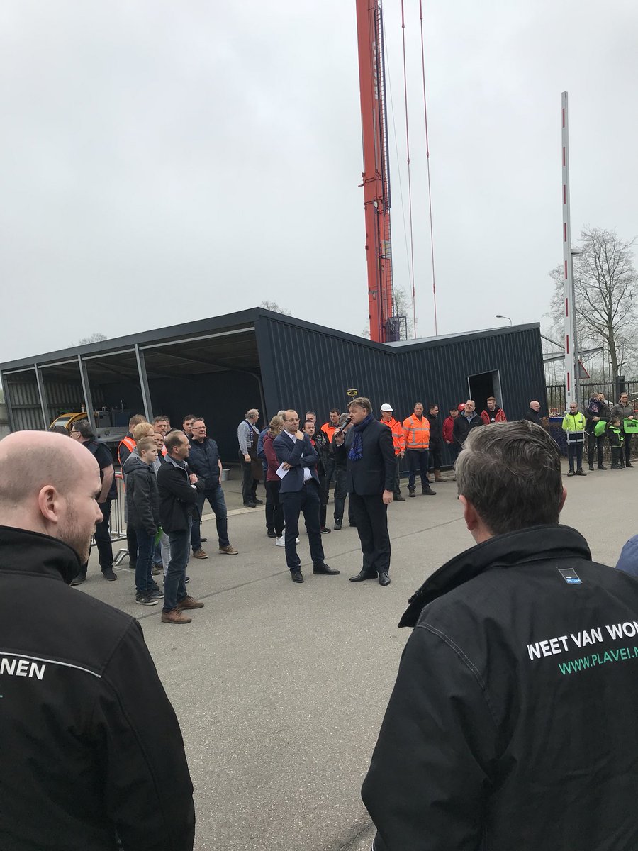 Wethouder Martin Som en directeur VNO NCW Ron van Gent hebben zojuist de Techniekdag geopend <a href="/vnoncwmidden/">VNO-NCW Midden</a> <a href="/gem_montferland/">Gemeente Montferland</a>