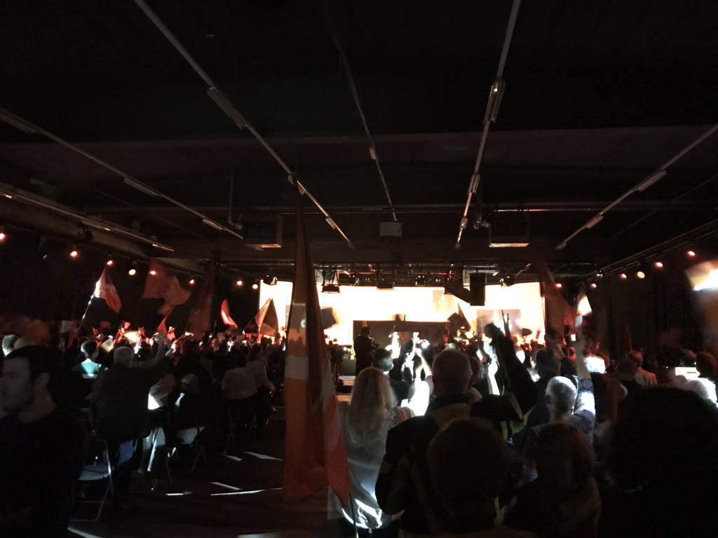 AntoninCollinet's tweet photo. Les drapeaux s’élèvent à @NamurExpo #CongrescdH #Moijereste @lecdh @Stephlasseaux @ChristopheBast1 @Tintin10000 @SPdeMontpellier @laurmarchal https://t.co/2hI2I7650K