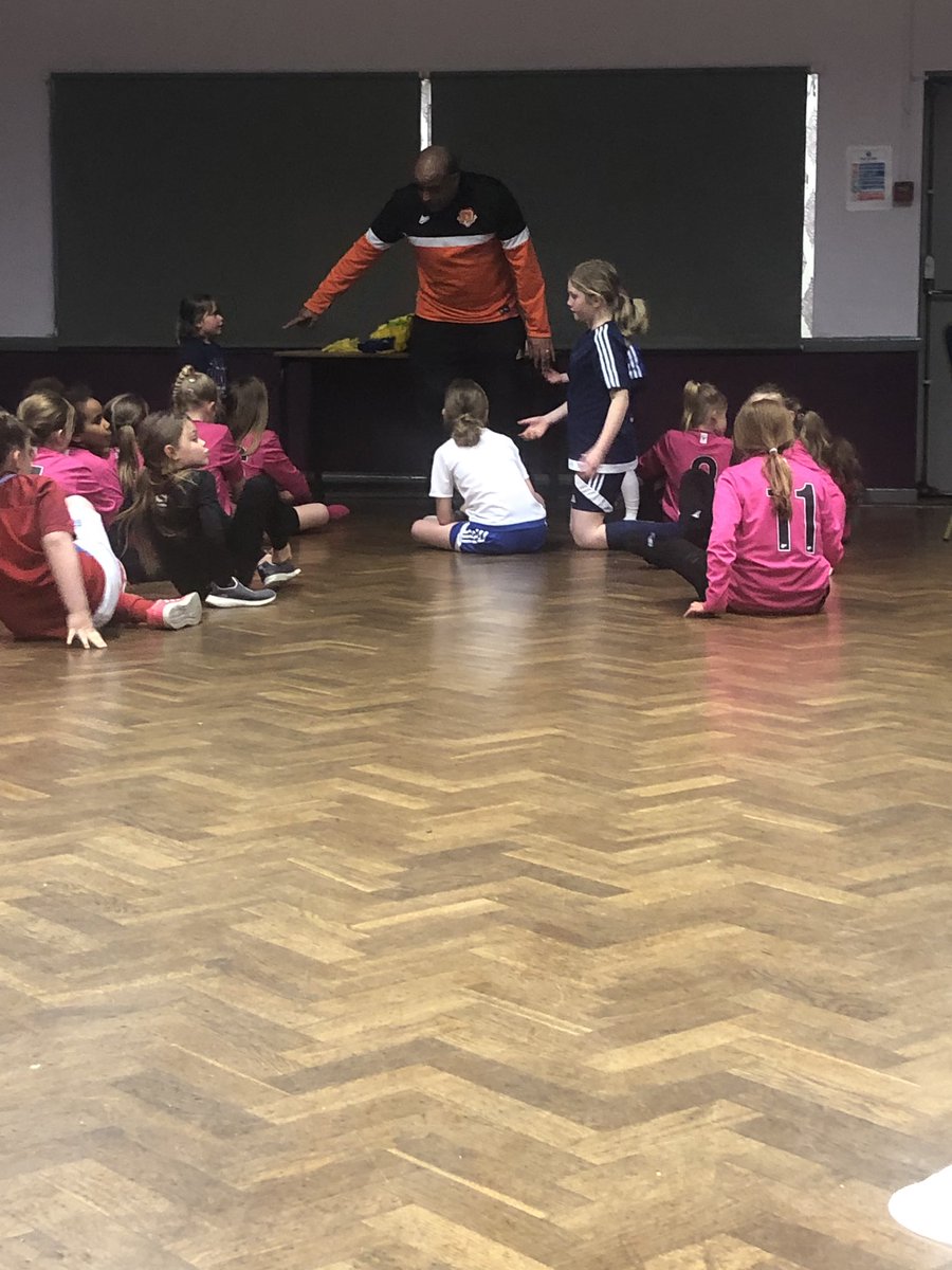 Wombwelljfc's tweet photo. Great session Friday grand opening Wombwell wildcats every Friday 530-630 all girls welcome @SSE #ssewildcats @schfa @WombwellMain @girlsfootball @GRFootball @barnsley @wombwell https://t.co/OHDC2rlYkj