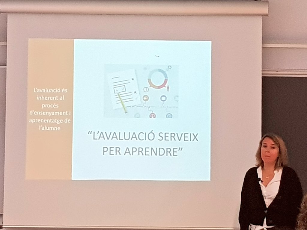 InnoEdLleida's tweet photo. L'#avaluació serveix per aprendre i l'alumne l'ha de veure com un repte. Però quan avaluen? Constantment:-) #JoInnoEd #innovació https://t.co/nfIOAJ8GcS