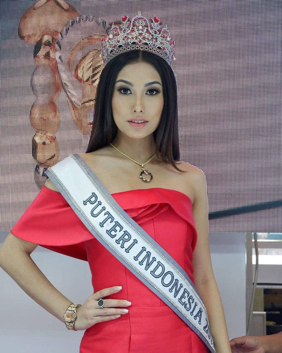 Frederika alexis cull miss universe