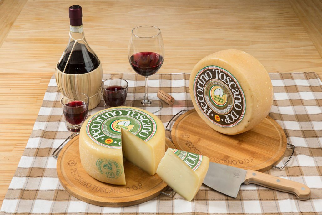 #Vino, ma non solo a #Vinitaly, dove da domani a mercoledì 10 aprile ci sarà anche il #pecorinotoscano DOP insieme ad altre eccellenze dell'enogastronomia #toscana. Scoprite di più sul nostro sito ➡️ bit.ly/PecorinoToscan….