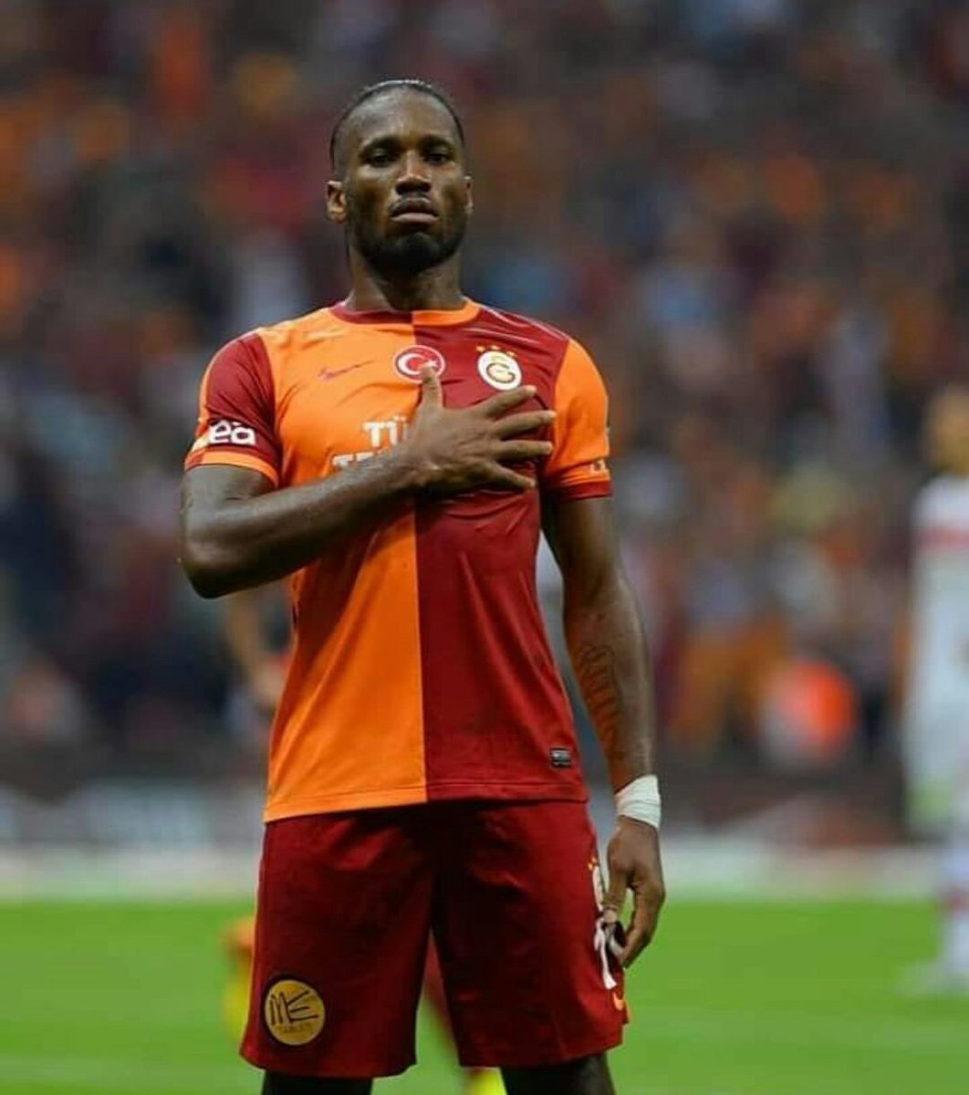 1yesimb's tweet photo. #WelcomeHomeDROGBA #BugünGünlerdenGALATASARAY 💛❤ https://t.co/qzVJFJ38jW