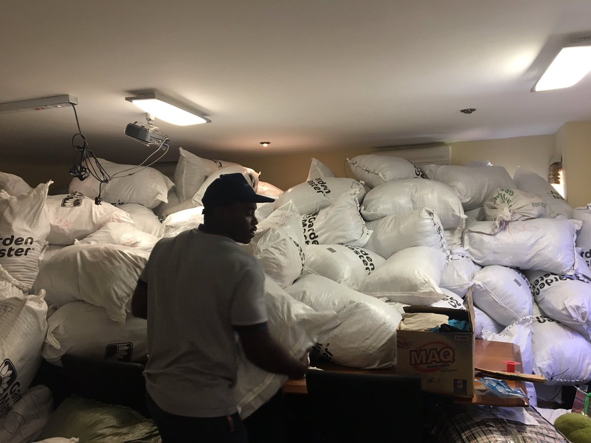 ZinasuS's tweet photo. If you can, please come through to the Zimbabwean Consulate in Jhb. We need help moving all this aid going home for cyclone relief 🇿🇼 https://t.co/C9XODGtagi