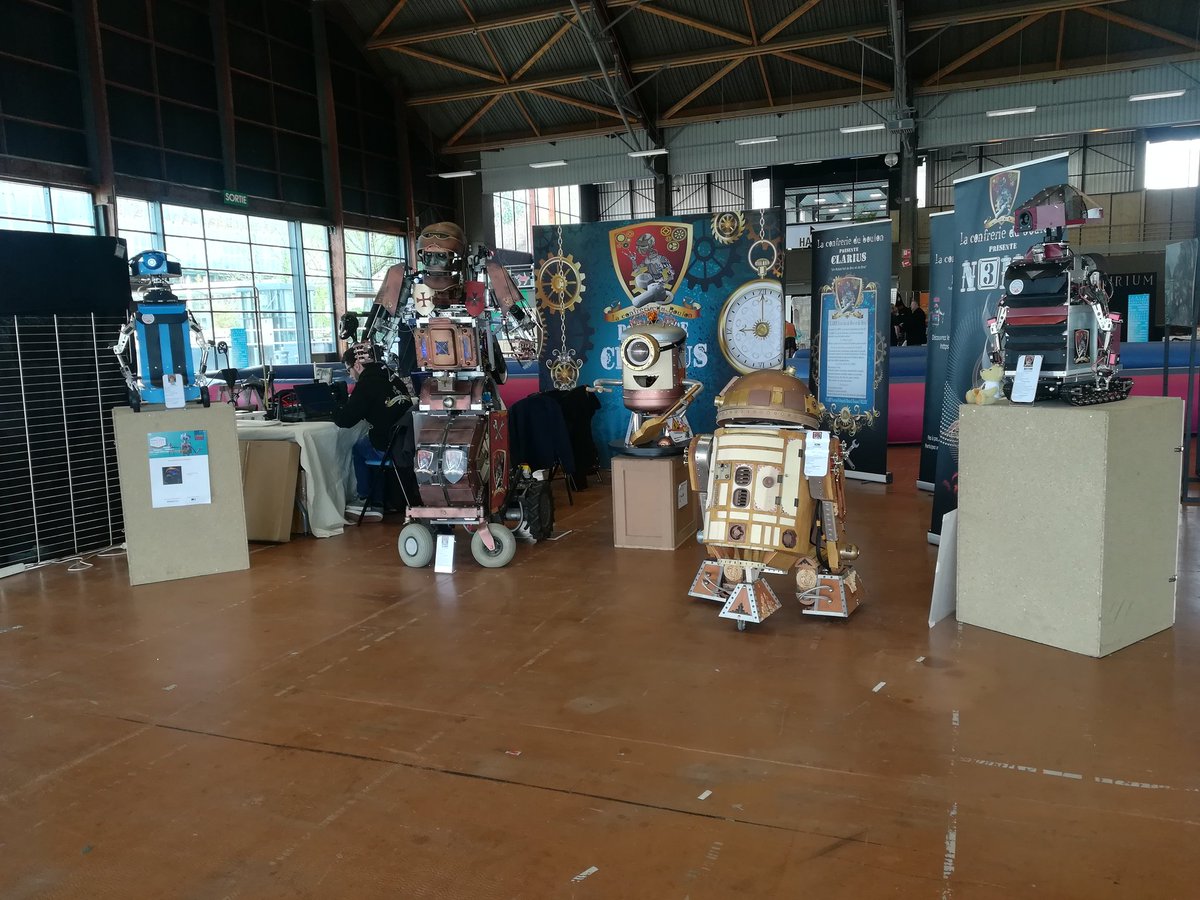 confrerie_robot's tweet photo. La confrérie du boulon vous attend tout le week-end à la #MFN19 au parc des expositions @Exponantes ! 🤖 https://t.co/2rycVGP0Rq