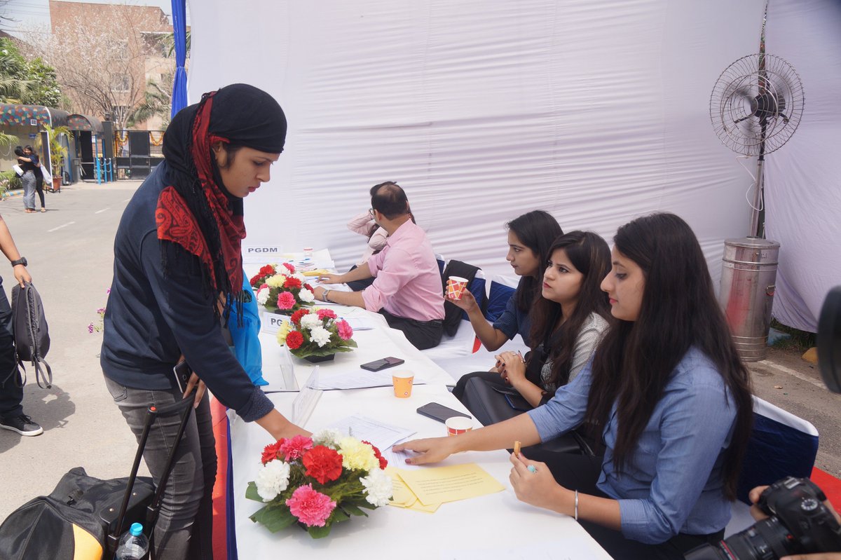 BIMTECHNoida's tweet photo. #BIMTECHConvocation #Convocation2019
The day has finally arrived which any student eagerly waits for...
We welcome all the students of 2017-19 Batch and their parents to the Convocation event at the Campus https://t.co/pS0LBStQPO
