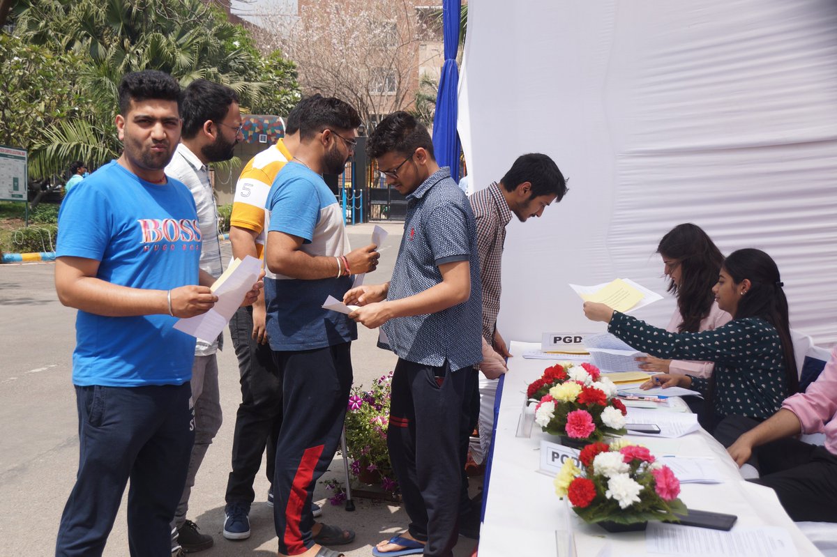 BIMTECHNoida's tweet photo. #BIMTECHConvocation #Convocation2019
The day has finally arrived which any student eagerly waits for...
We welcome all the students of 2017-19 Batch and their parents to the Convocation event at the Campus https://t.co/pS0LBStQPO