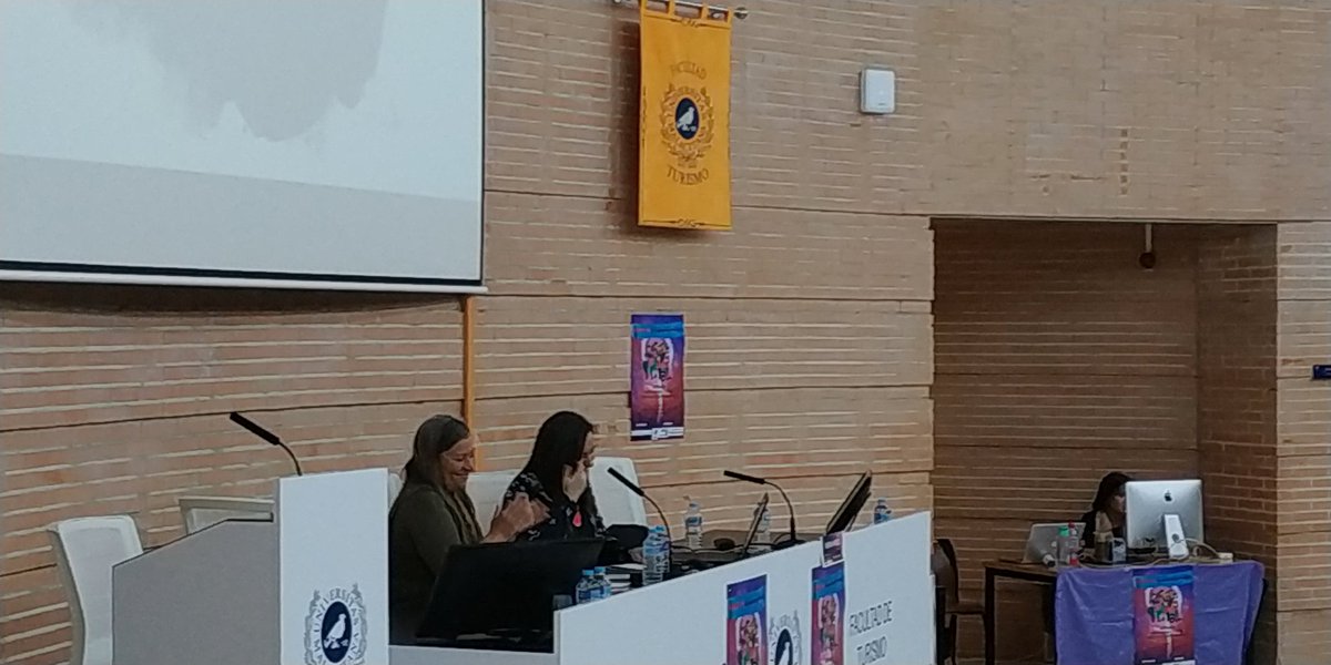 AsocAIGU's tweet photo. Empezamos! @NuriaVarela nos habla de #Violencia #Simbolica en las Jornadas Encuentros para el diálogo. #BastaYa de #ViolenciasMachistas 
@CCComUMA https://t.co/ptmBe7zX59