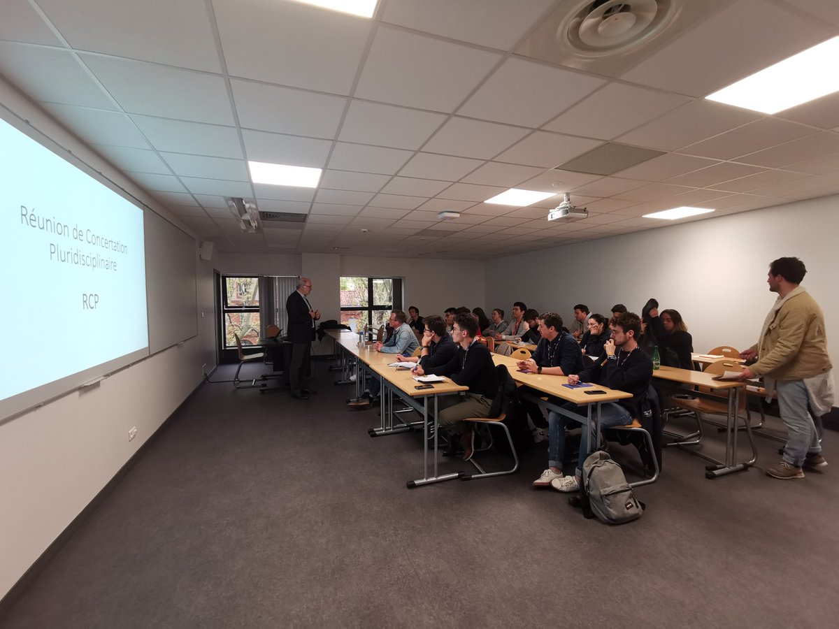 RaisonAg's tweet photo. Le professeur Gilles Favre présente les réunions de concertation pluridisciplinaire en cancérologie !
Un moment de présentation et un moment d'échange avec les étudiants @crctoncopole
#AG_ANEPF https://t.co/GSC8vi8xky