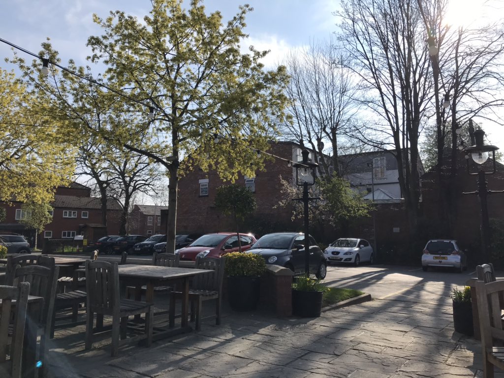 yourdreamgoal's tweet photo. Just waiting for my #Coaching client. What a gorgeous day to be up and about in #Didsbury very excited as Iโm meeting a new #Client which is always interesting #LoveMyJob #Spring #Busjness https://t.co/m35sGtTRSB