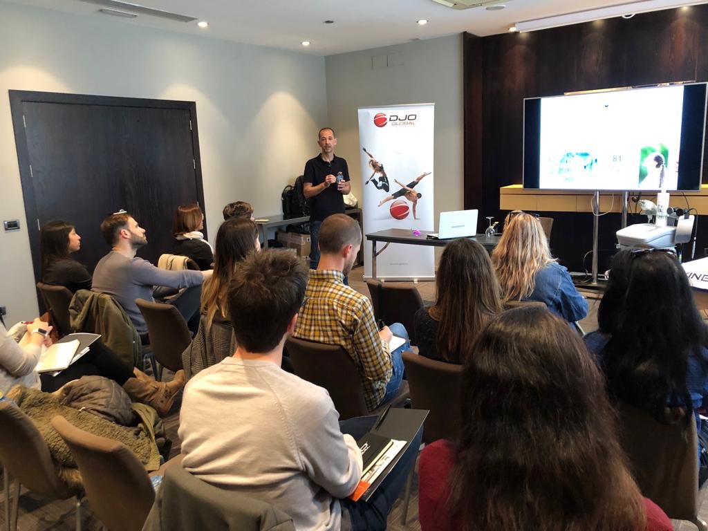 enovisiberica's tweet photo. Seguimos el #TourWinback en Valencia, inmersos en los beneficios de la #Tecarterapia #Diatermia de @winbackspain en #Fisioterapia #rehabilitacion #Recovery de la mano de @DavidSerraFisio https://t.co/f0vCEE8pkx