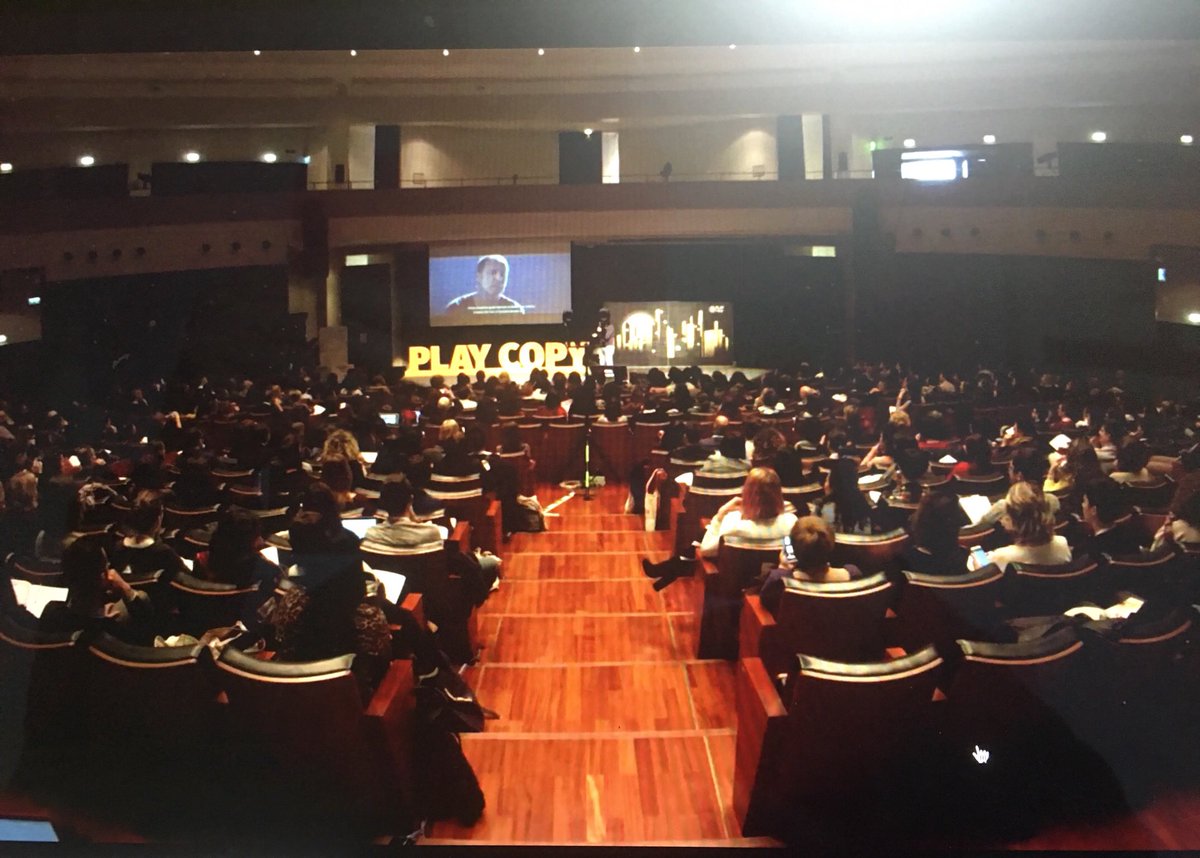 RobertaCalle's tweet photo. Al #playcopy @Iabicus presenta il video “Cari vecchi soldi”
- un capolavoro di scrittura 

Guarda il video 👉 https://t.co/WYadngIM3S by @bancaetica con #PietroSermonti https://t.co/OlVK9FhS8X