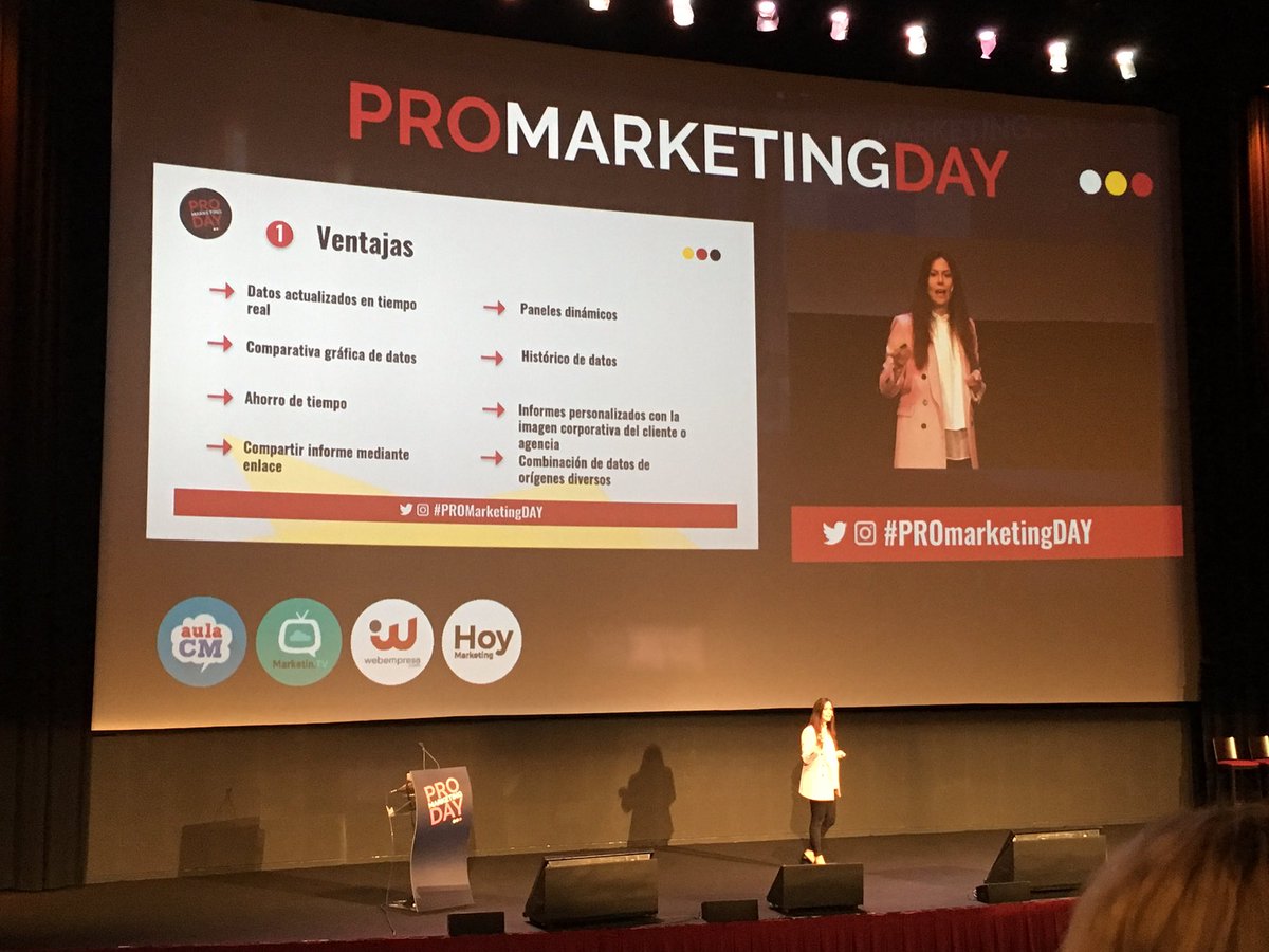 AlexMontoto85's tweet photo. 🙋‍♀️🎤@eva_santibanez nos cuenta las ventajas de usar DataStudio 🔧.
#PROmarketingDAY #marketingdigital #datastudio https://t.co/CKHtGxJpvk