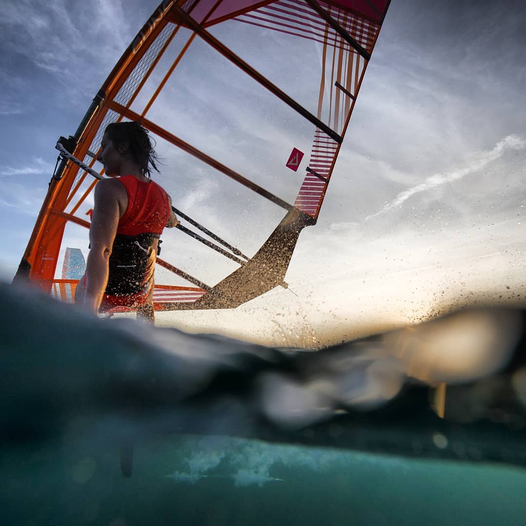 I just can't get enough 💦💙
#windsurf #goldenhour #sports