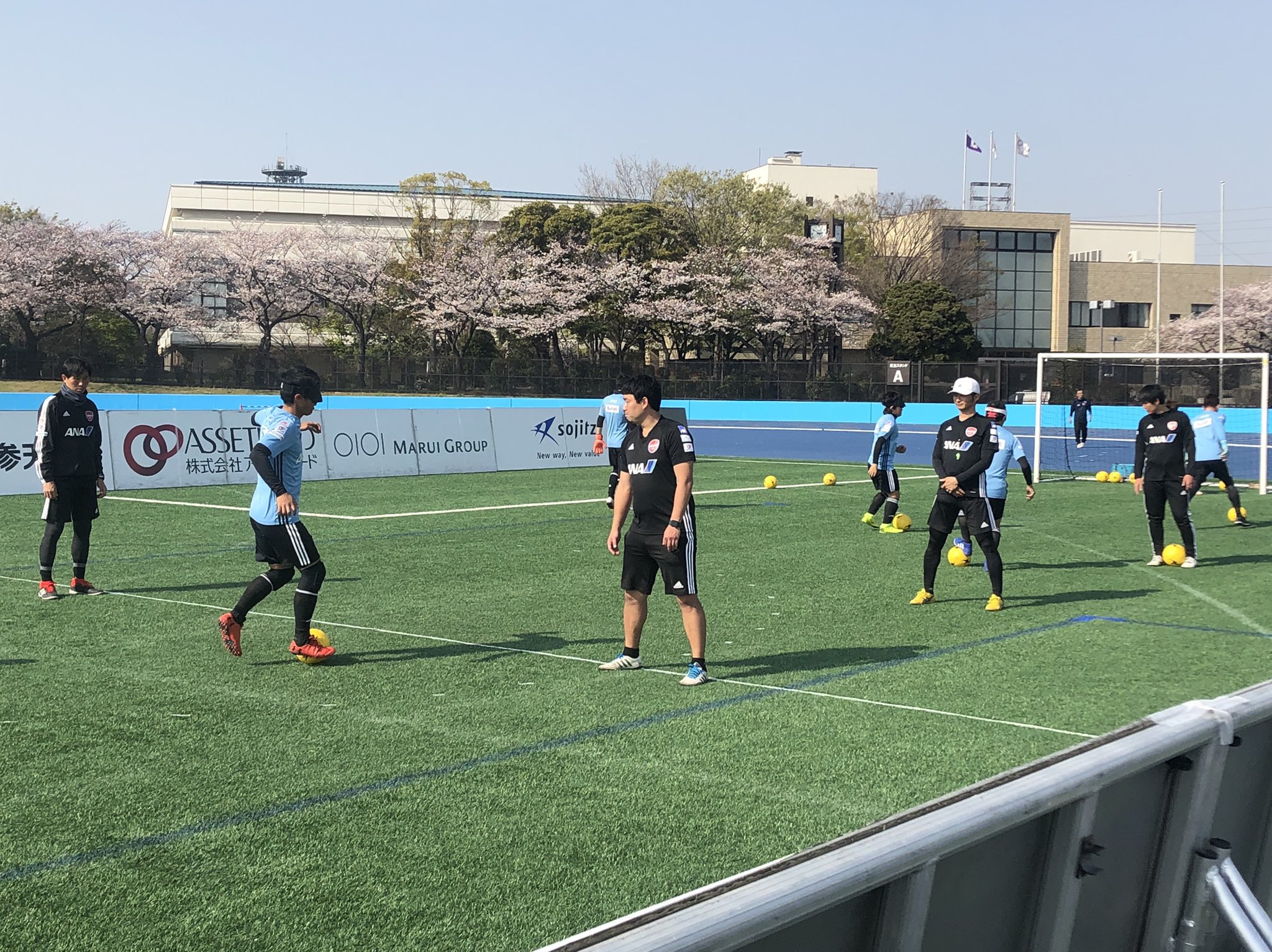 和田拓 Taku Wada Twitter પર 今日はブラインドサッカー日本代表の練習を見学させていただきました 先日試合を初観戦しましたが 練習も凄い コーチングに活かせる要素があると思いました コーチやボランティアの方とのワンチームの感じも素晴らしかった