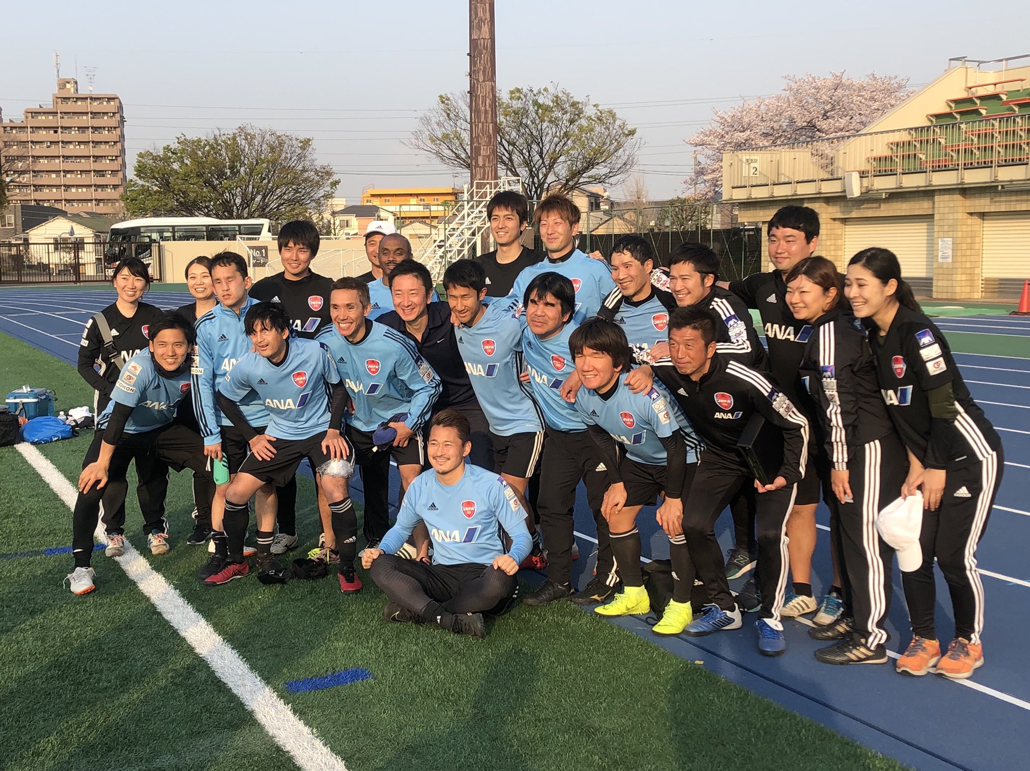 和田拓 Taku Wada Twitter પર 今日はブラインドサッカー日本代表の練習を見学させていただきました 先日試合を初観戦しましたが 練習も凄い コーチングに活かせる要素があると思いました コーチやボランティアの方とのワンチームの感じも素晴らしかった