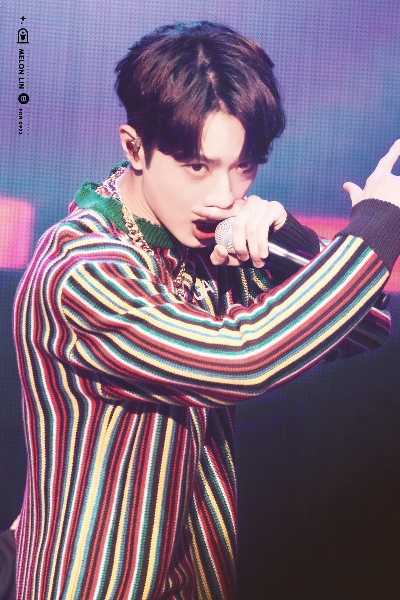 sehunohby's tweet photo. 190406 Good Feeling in Seoul

Kuanlin performing on stage 🎤🎤

📎 https://t.co/oCacrcWLUL

#라이관린 #赖冠霖 https://t.co/JDLkQiF3mf