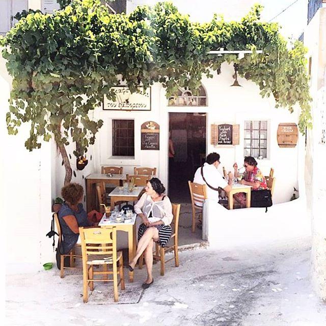 SantoSecrets's tweet photo. Isn't it the cutest little cafe you've ever seen? 😍
#santorinisecrets #lovesantorini #instasantorini #visitsantorini #emporeio #emporiosantorini #destinationsantorini #thira #santorinilife #beautifulsantorini #kafeneio #exploresantorini #santorinilov… https://t.co/Jai65ryvdx https://t.co/BZWg4zXxGf