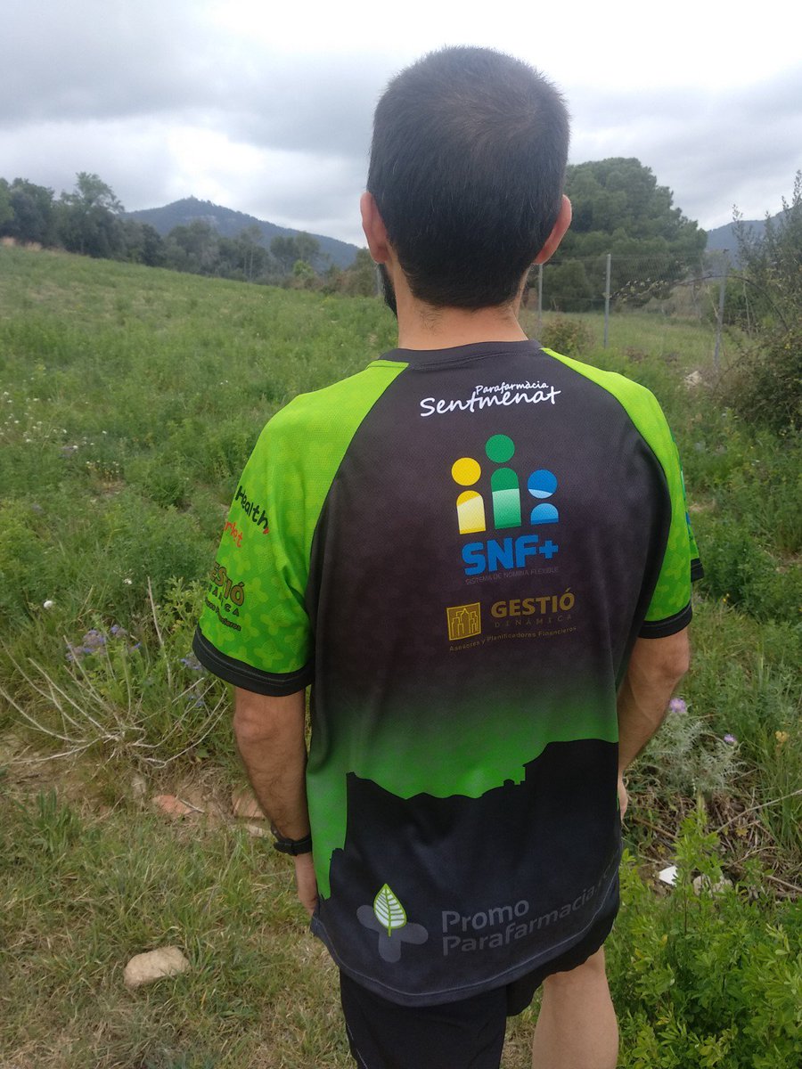 SNFplus's tweet photo. Des de #SNFplus apostem per portar un estil de vida actiu i #saludable.  Apostem per l' #sport. Molta sort @Josepe79 a la #ultratraildelmontseny! https://t.co/Z6Z4ExdWmy