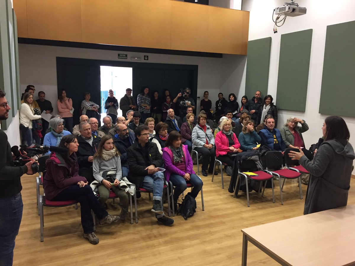 AntoniFerran's tweet photo. Tot apunt per començar @LluisosGelida https://t.co/ZoYF2vq5pD