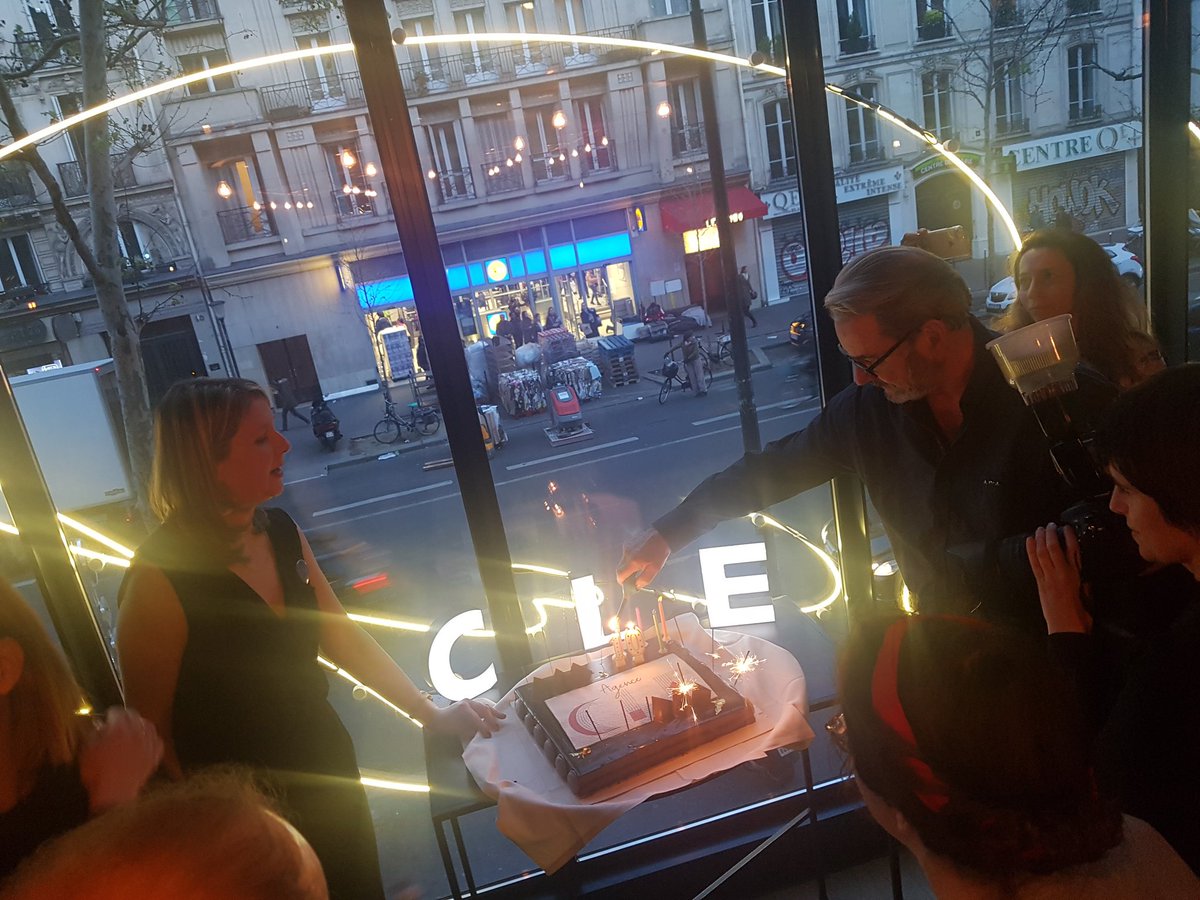 JuniorsCo's tweet photo. Bravo à @helenemazzella et toute la dream team de l' @agenceCLE pour ces 10 ans à @Lascalaparis. See you soon. https://t.co/kgRbJi8lCO