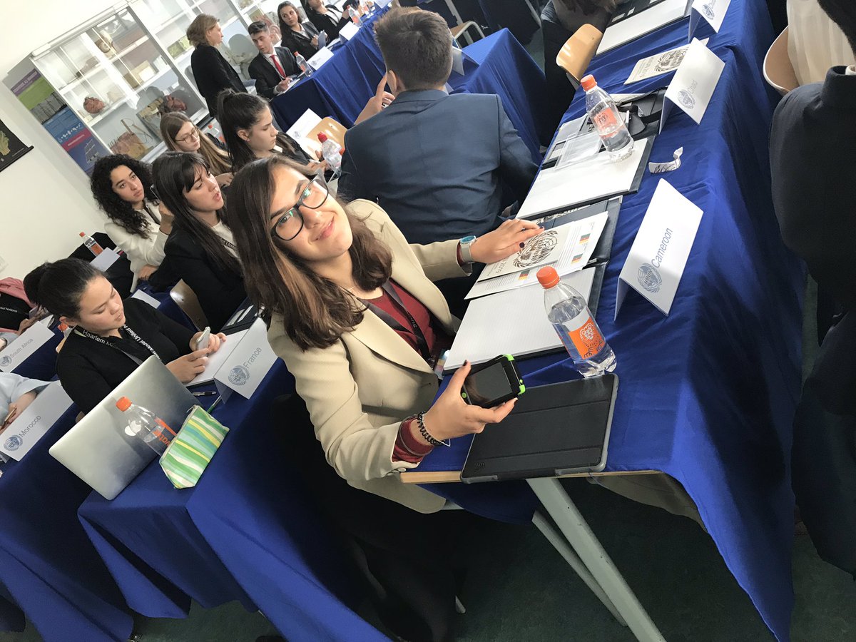 LaMirandaSchool's tweet photo. La Miranda's delegates in action. Second day at Haarlem MUN.
#HaarlemMUN2019 #LaMirandaMUN #amazingdelegates https://t.co/NUhMJFOpp7