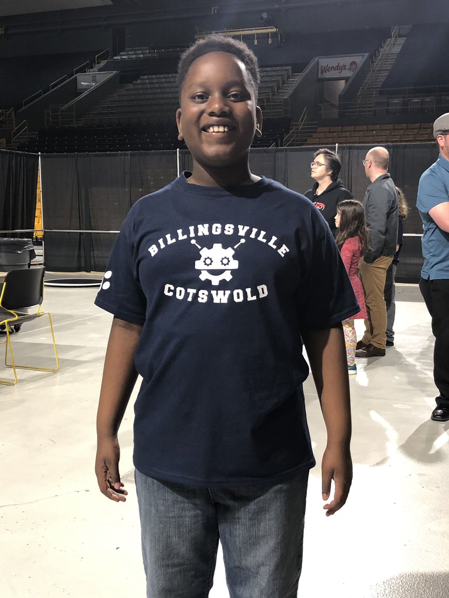 DrSeuss_23's tweet photo. Gearing up for the SumoBot Competition!!! Let’s go Cotswold 🤖🤖🤖 #mykidlovesprogramming #robotics #scienceofthemind #4leafclovers https://t.co/CM1dltDKVM