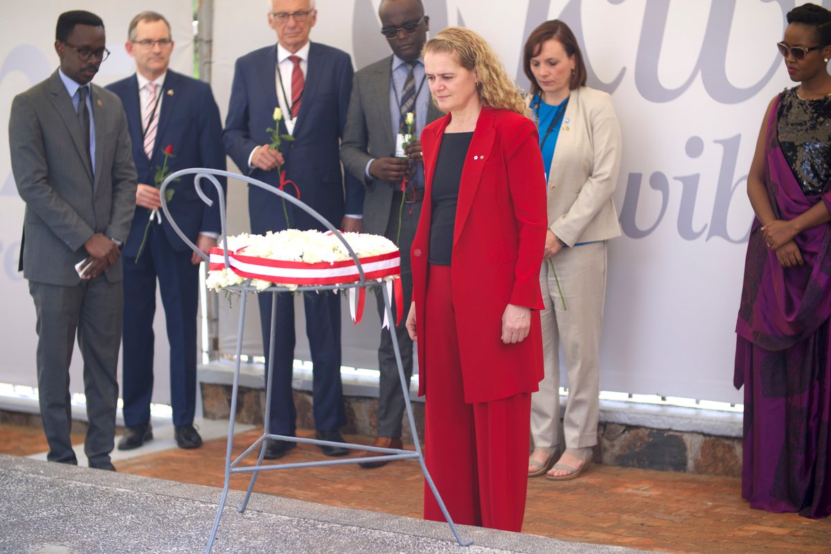 Kigali_Memorial's tweet photo. H.E Julie Payette lays a wreath on the burial place to honour more than a million victims of the Genocide against the Tutsi. #Kwibuka25 #Rwanda #Canada https://t.co/T1PG6h5vKE